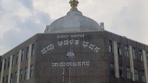  Lok sabha election 2024: ಚಾಮರಾಜನಗರದಲ್ಲಿ ಮೋದಿ ಅಲೆ-ಸಿದ್ದು ಹವಾ, ಕೈ, ಕಮಲದ ನಡುವೆ ಪೈಪೋಟಿ ಹೇಗಿದೆ ಗೊತ್ತಾ? 
