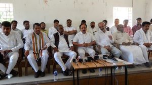  Chitradurga Constituency: ಚಿತ್ರದುರ್ಗ ಕ್ಷೇತ್ರದಲ್ಲಿ ಕಾಂಗ್ರೆಸ್ ಮತಯಾಚನೆ ಹೇಗಿರಲಿದೆ? ಸಚಿವ ಡಿ.ಸುಧಾಕರ್ ಹೇಳಿದ್ದೇನು?