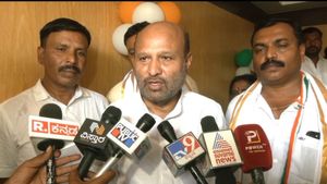 ಡಿ.ಕೆ.ಸುರೇಶ್ ಎದುರಿಸುವ ಗಂಡಸ್ತನ ಹೆಚ್‌ಡಿಕೆಗೆ ಇಲ್ವಾ?: ಕಾಂಗ್ರೆಸ್ ಶಾಸಕ ಇಕ್ಬಾಲ್ ಹುಸೇನ್‌