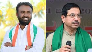 Dharwad LoK Sabha: 'ಕೈ' ಯುವ ಅಭ್ಯರ್ಥಿ ಜತೆ ಬಿಜೆಪಿ ಹಿರಿಯ ನಾಯಕರ ಮಧ್ಯೆ  ನೇರ ಪೈಪೋಟಿ