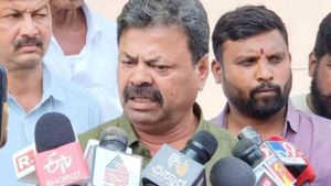 ನಾಲ್ಕು ಗೋಡೆಗಳ ಮಧ್ಯೆ ಆಗಿರುವ ಚರ್ಚೆ ಬಹಿರಂಗವಾಗಿ ಹೇಳೋದಕ್ಕೆ ಆಗಲ್ಲ: ಎಂ.ಪಿ.ರೇಣುಕಾಚಾರ್ಯ ಹೀಗೆ ಹೇಳಿದ್ಯಾಕೆ?