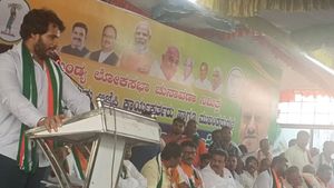  ಕಾಂಗ್ರೆಸ್ ನಾಯಕರಿಗೆ ಜನ ಪಾಠ ಕಲಿಸುತ್ತಾರೆ; ನಿಖಿಲ್ ಕುಮಾರಸ್ವಾಮಿ ಎಚ್ಚರಿಕೆ 