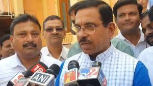 Dharwad Ticket: ಹಳಬರಿಗೆ 'ಕೊಕ್' ಹೊಸಬರಿಗೆ ಟಿಕೆಟ್: ಪ್ರಹ್ಲಾದ್ ಜೋಶಿ ಪ್ರತಿಕ್ರಿಯೆ 