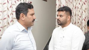 ಹಾಸನ; ಬಿಜೆಪಿ-ಜೆಡಿಎಸ್‌ ಮೈತ್ರಿಗೆ ತಟ್ಟಿದ ಬಂಡಾಯದ ಬಿಸಿ! 