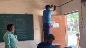 ಅಕ್ರಮ ನಡೆಯದಂತೆ ಸಿಸಿ ಕ್ಯಾಮೆರಾ ಕಣ್ಗಾವಲು: ಪ್ರಶ್ನೆಪತ್ರಿಕೆ ಸೋರಿಕೆ ತಡೆಗೆ ಕಟ್ಟೆಚ್ಚರ, ನಾನಾ ಕ್ರಮ