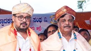  ಚಾಮರಾಜನಗರ: ಅಧಿಕೃತ ಘೋಷಣೆಗೂ ಮುನ್ನ ಸಚಿವ ಎಚ್‌.ಸಿ.ಮಹದೇವಪ್ಪ ಪುತ್ರನ ನಾಮಪತ್ರ ಸಲ್ಲಿಕೆ ದಿನಾಂಕ ಫಿಕ್ಸ್ 