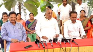  ಮೊದ್ಲು ಜಾತಿ ಬಯ್ಯೋದು, ಬಳಿಕ ಕಾಲು ಹಿಡಿಯೋದು: ತಿಪ್ಪಾರೆಡ್ಡಿ ಹೀಗೆ ವಾಗ್ದಾಳಿ ನಡೆಸಿದ್ದು ಯಾರ ವಿರುದ್ಧ ಹಾಗೂ ಯಾಕೆ?
