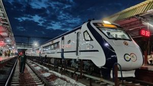  Vande Bharat Special Trains: ಚೆನ್ನೈ-ಕೊಯಮತ್ತೂರು ವಿಶೇಷ ವಂದೇ ಭಾರತ್‌ ರೈಲುಗಳಿವು-ಸಮಯ, ಮಾರ್ಗಗಳ ವಿವರ 