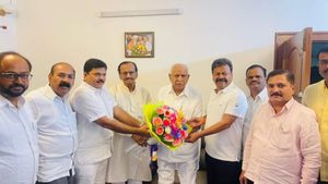  ದಾವಣಗೆರೆ ಬಿಜೆಪಿ ಬಂಡಾಯ ಶಮನಗೊಳಿಸಿದ ರಾಜಾಹುಲಿ, ಸಂಧಾನ ಸಕ್ಸಸ್ ಆಗಿದ್ದೇಗೆ?-ಮಾಹಿತಿ, ವಿವರ  