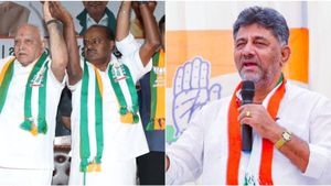 ಕಮಲದ ಧ್ವಜ ಹಾಕಿಕೊಂಡ ಕುಮಾರಸ್ವಾಮಿ: ಬದುಕಿದ್ದು ಸತ್ತಂತೆ ಎಂದ ಡಿ.ಕೆ ಶಿವಕುಮಾರ್‌ 