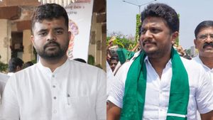 Lok Sabha Election 2024: ಹಾಸನದಲ್ಲಿ ಅಂದು ಅಜ್ಜಂದರ ನಡುವೆ ಕಾದಾಟ, ಇಂದು ಮೊಮ್ಮಕ್ಕಳ ಮಧ್ಯೆ ಸೆಣಸಾಟ 