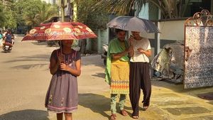 Heat stroke : ಭಾರೀ ಬಿಸಿಲಿನಿಂದ ಉಂಟಾಗುವ ಶಾಖಾಘಾತದ ಲಕ್ಷಣಗಳೇನು? ಪ್ರಥಮ ಚಿಕಿತ್ಸೆ ಹೇಗಿರಬೇಕು?
