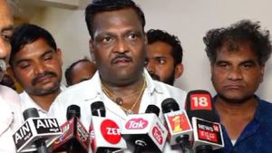 ಮಗಳ ಹತ್ಯೆ ಬಗ್ಗೆ ತಂದೆ ನಿರಂಜನ್ ಹಿರೇಮಠ ಪ್ರತಿಕ್ರಿಯೆ: ಒಂದು ಟ್ವೀಟ್‌ಗೆ ಸಿಎಂ ಜವಾಬ್ದಾರಿ ಮುಗಿಯಿತೇ?: ಮಾಜಿ ಸಿಎಂ 