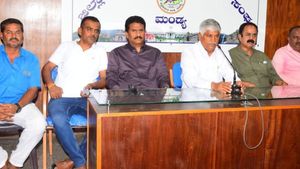  ಶಾಸಕರನ್ನು ಹದ್ದುಬಸ್ತಿನಲ್ಲಿಡಿ; ಕಾಂಗ್ರೆಸ್ ವಿರುದ್ಧ ಗುಡುಗಿದ ಜೆಡಿಎಸ್ ನಾಯಕರು