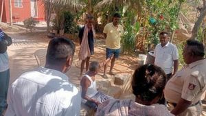  ಕೋಟಿಗಾನಹಳ್ಳಿ ರಾಮಯ್ಯ ಮೇಲೆ ಹಲ್ಲೆ; ಇಬ್ಬರನ್ನು ಬಂಧಿಸಿದ ಪೊಲೀಸರು