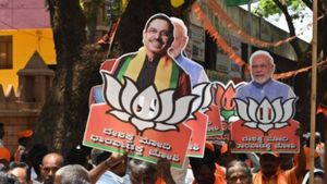 4 ಬಾರಿ ಗೆದ್ದರೂ ಸ್ವಂತ ವಾಹನ ಇಲ್ಲದ ಪ್ರಹ್ಲಾದ್ ಜೋಶಿ ಆಸ್ತಿ ಎಷ್ಟು? ಅಂಕಿ-ಸಂಖ್ಯೆ ವಿವರ
