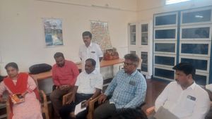 Raichur: ಸಿಂಧನೂರಿನ 30ಕ್ಕೂ ಅಧಿಕ ಹಾಸ್ಟೆಲ್ ವಿದ್ಯಾರ್ಥಿನಿಯರು ಅಸ್ವಸ್ಥ!