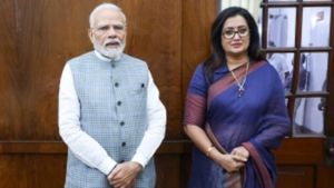 Sumalatha Support BJP: ಕಾಂಗ್ರೆಸ್ ವಿರುದ್ಧ ಗುಡುಗಿ, ಮೋದಿಗೆ ಜೈ ಎಂದ ರೆಬಲ್ ಲೇಡಿ!