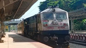 ಬೆಂಗಳೂರು-ಕಲಬುರಗಿ ವಿಶೇಷ ರೈಲು ರದ್ದು, ಜನರ ಆಕ್ರೋಶ 
