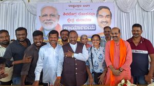 ಪರಿಷತ್ ಚುನಾವಣೆ; ಬಂಡಾಯ ನಾಯಕನಿಗೆ ಈಶ್ವರಪ್ಪ ಬೆಂಬಲ! 