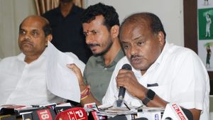 Prajwal Case:  ಮನನೊಂದು ರಾಜೀನಾಮೆಗೆ ಮುಂದಾಗಿದ್ದ ದೇವೇಗೌಡ, ಸ್ಫೋಟಕ ಮಾಹಿತಿ ಬಹಿರಂಗ 