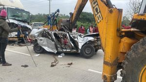 Road Accidents: ರಸ್ತೆ ಅಪಘಾತದಲ್ಲಿ ಕಳೆದ 24 ಗಂಟೆಗಳಲ್ಲಿ 51 ಜೀವಗಳು ಬಲಿ