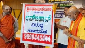 Love Jihad: ಹಿಂದೂ ಯುವತಿಯರ ರಕ್ಷಣೆಗೆ ಸಹಾಯವಾಣಿ ಆರಂಭಿಸಿದ ಶ್ರೀರಾಮ್ ಸೇನೆ: ಮುತಾಲಿಕ್ ಕರೆ ಏನು? 