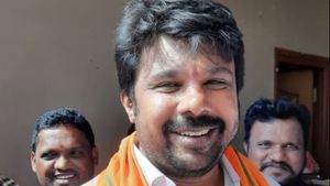ಯತೀಂದ್ರದು ಡಿ ಕೆ ಶಿವಕುಮಾರ್ CD ಬಿಡ್ತಾರೆ: ಹೊಸ ಬಾಂಬ್ ಸಿಡಿಸಿದ ರಾಜುಗೌಡ 