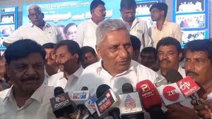  ನಾವು ದೇವೇಗೌಡರ ಸಾವು ಬಯಸಲ್ಲ: ನಿಮ್ಮ ಮನೆ ಅನಾಹುತಕ್ಕೆ ಕಾಂಗ್ರೆಸ್‌ ಕಾರಣವಲ್ಲ: ಸಚಿವ 