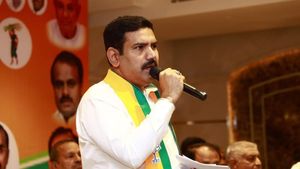  ಪ್ರತಾಪ್ ಸಿಂಹಗೆ ಟಿಕೆಟ್ ಕೈತಪ್ಪಲು ಕಾರಣ ಯಾರು? ಬಿವೈ ವಿಜಯೇಂದ್ರ ಹೇಳಿದ್ದಿಷ್ಟು