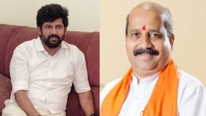  Pratap Simha: ಹಿಂದುತ್ವವಾದಿಗಳಿಗೆ ಇಂತಹ ಪರಿಸ್ಥಿತಿ ದುರದೃಷ್ಟಕರ: ರಘುಪತಿ ಭಟ್ ಪರ ಪ್ರತಾಪ್‌ ಸಿಂಹ ಬ್ಯಾಟಿಂಗ್‌