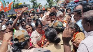 ಚಾಮರಾಜನಗರ: ಬಿಜೆಪಿ ರಾಜ್ಯ ಉಪಾಧ್ಯಕ್ಷ ಸೇರಿ ಹಲವರು ಪೊಲೀಸರ ವಶಕ್ಕೆ-ಕಾರಣ ಏನು? 