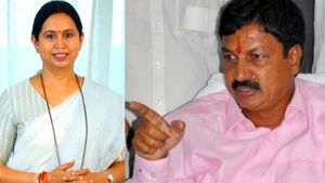 Ramesh Jarkiholi VS Lakshmi Hebbalkar: ವಿಷ ಕನ್ಯೆ ಎಂದ ರಮೇಶ್ ಜಾರಕಿಹೊಳಿಗೆ ತಿರುಗೇಟು ಕೊಟ್ಟ ಲಕ್ಷ್ಮಿ ಹೆಬ್ಬಾಳ್ಕರ್