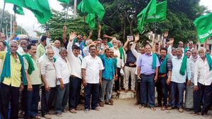  KRS Dam: ನಾಲೆಗಳಿಗೆ ನೀರು ಹರಿಸಲು ಒತ್ತಾಯಿಸಿ ರೈತರ ಪ್ರತಿಭಟನೆ