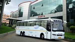 Rajahamsa Bus: ಬಳ್ಳಾರಿ-ಹುಬ್ಬಳ್ಳಿ ಮಾರ್ಗದಲ್ಲಿ ರಾಜಹಂಸ ಸಾರಿಗೆ ಪ್ರಾರಂಭ, ದರ ತಿಳಿಯಿರಿ