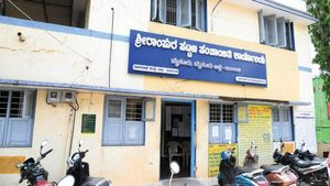  ಮೈಸೂರು: ತೆರಿಗೆ ಹಣ ಅಧಿಕಾರಿಗಳ ವೈಯಕ್ತಿಕ ಬ್ಯಾಂಕ್ ಖಾತೆಗೆ; ಪಂಚಾಯಿತಿ ಅಧಿಕಾರಿಗಳ ಕರ್ಮಕಾಂಡ