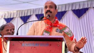 ಮೋದಿಯನ್ನು ಬಿಟ್ಟು ನಾನಿಲ್ಲ..ನಾಳೆಯಿಂದ ನಾನು ಮತ್ತೆ ಬಿಜೆಪಿ ಕಾರ್ಯಕರ್ತ- ರಘುಪತಿ ಭಟ್ 