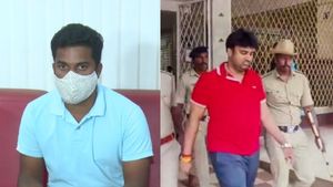 Suraj Revanna : ಸೂರಜ್‌ ಅಮಾವಾಸ್ಯೆ ದಿನ ಬಳೆ ತೊಟ್ಟು , ಸೀರೆ ಉಡ್ತಾನೆ; ಬೆಚ್ಚಿಬೀಳುವಂತೆ ಸಂತ್ರಸ್ತ ಯುವಕ ಹೇಳಿದ್ದೇನು? 