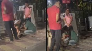 Viral Video: ಟ್ರಾಫಿಕ್ ಪೊಲೀಸ್ ಕಾಲಿಗೆ ಸವಾರನಿಂದ ಮಸಾಜ್: ಇದು ದರ್ಪವಾ? ಏನಿದು ತಿಳಿಯಿರಿ