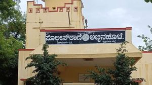 ಹಿರಿಯೂರು: ಅಪರಾಧ ಪ್ರಕರಣ ತಡೆಯಲು ಅಬ್ಬಿನಹೊಳೆ ಪೊಲೀಸರ ಹೊಸ ಪ್ಲಾನ್‌
