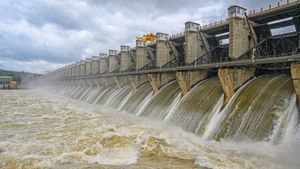 Almatti Dam: ಆಲಮಟ್ಟಿಯಿಂದ 2 ಲಕ್ಷ ಕ್ಯೂಸೆಕ್ ನೀರು ಬಿಡುಗಡೆ 