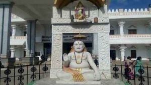 Mantralayam: ಮಂತ್ರಾಲಯದಲ್ಲಿ ಮತಾಂತರಕ್ಕೆ ಯತ್ನ; ಒಬ್ಬನ ಬಂಧನ, ಮತ್ತೊಬ್ಬ ಎಸ್ಕೇಪ್!