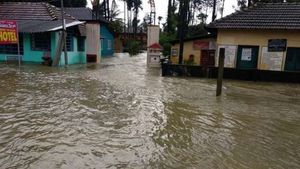  Flood Compensation:  ₹5,00,000 ಇದ್ದ ಪರಿಹಾರವನ್ನು 1 ಲಕ್ಷಕ್ಕೆ ಇಳಿಸಿದ್ದು ಸಿದ್ದರಾಮಯ್ಯ ಸರ್ಕಾರ: ಗಂಭೀರ ಆರೋಪ 