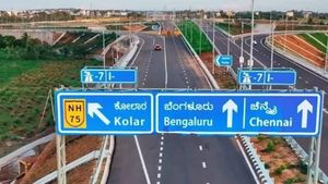 Bengaluru-Chennai expressway: ಬೆಂಗಳೂರು-ಚೆನ್ನೈ ಎಕ್ಸ್‌ಪ್ರೆಸ್‌ವೇ ಉದ್ಘಾಟನೆ; ಮಹತ್ವದ ಮಾಹಿತಿ ಹಂಚಿಕೊಂಡ ನಿತಿನ್  ಗಡ್ಕರಿ