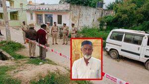 Shoot out: ಚಿಕ್ಕಬಳ್ಳಾಪುರದಲ್ಲಿ ಶೂಟ್ ಔಟ್: ಮಗ ಸಾವು- ತಂದೆಗೆ ಗಂಭೀರ ಗಾಯ!