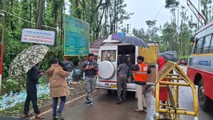 ಪ್ರವಾಸಿ ವಾಹನಗಳ ತಪಾಸಣೆ: ಚಿಕ್ಕಮಗಳೂರು ಪ್ರವಾಸ, ಪೊಲೀಸರ ಸಲಹೆಗಳು 