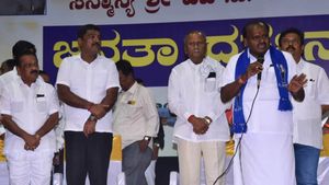  ಜನತಾ ದರ್ಶನಕ್ಕೆ ಅವಕಾಶ ಕೊಡದ ರಾಜ್ಯ ಸರ್ಕಾರದ ವಿರುದ್ಧ ಎಚ್‌ಡಿಕೆ ಕಿಡಿ