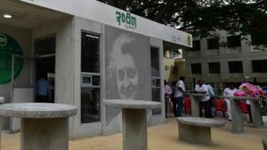 Indira Canteen: ಕಾಂಗ್ರೆಸ್ ಸರ್ಕಾರದಿಂದಲೇ ಇಂದಿರಾ ಕ್ಯಾಂಟೀನ್‌ಗೆ ಬೀಗ: ಕೇಂದ್ರ ಸಚಿವ 