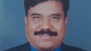  ರಾಜ್ಯ ಮಟ್ಟದ ಕಾಯಕ ಯೋಗಿ ಪ್ರಶಸ್ತಿಗೆ ಭಾಜನರಾದ ಡಾ.ನಾಗರಾಜ ಮರೆಣ್ಣವರ  