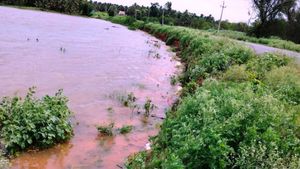  KRS Dam: ಕೆಆರ್‌ಎಸ್‌ ಹಿನ್ನೀರಿಗೆ ಹೊಂದಿಕೊಂಡಂತಿರುವ ರಸ್ತೆ ಬದಿಯ ಮಣ್ಣು ಕುಸಿತ
